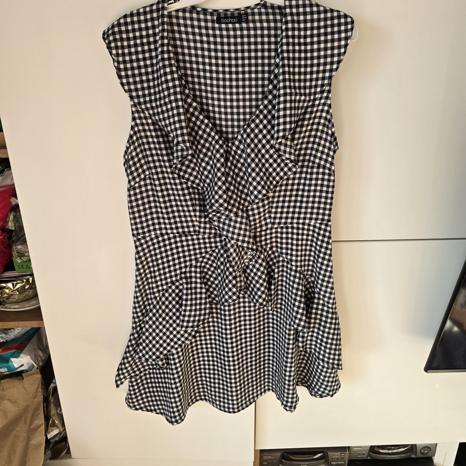 Sukienka letnia boohoo 44 xxl 42 xl kratka pepitka krótki rękaw mini