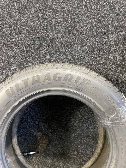 Продам Б/У шини Good Year 225/65R17 Ultra Grip + Suv