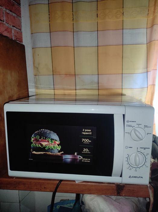 Мікрохвильова піч Delfa