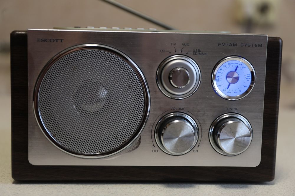 Scott  RX 19  , FM , USB , SD