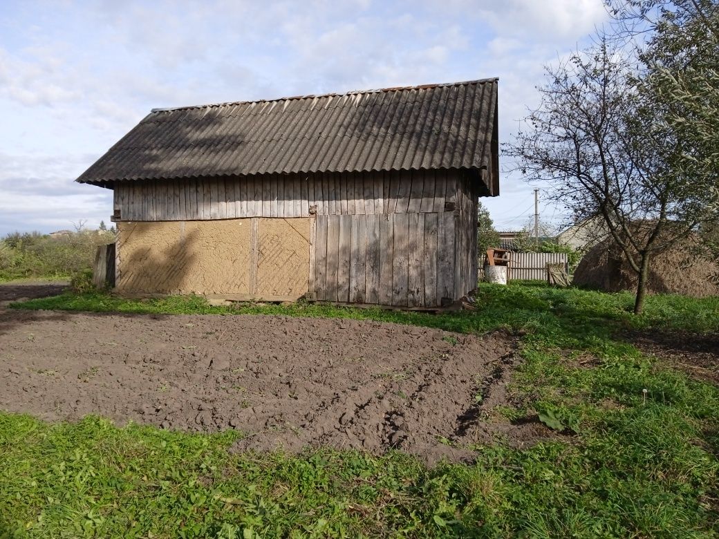 Земельна ділянка з будинком с.Волоща