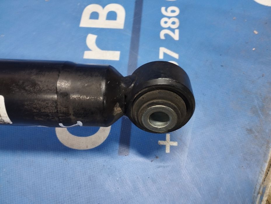 Стійка амортизатора заднього правого Mercedes Мерседес W222 S 560