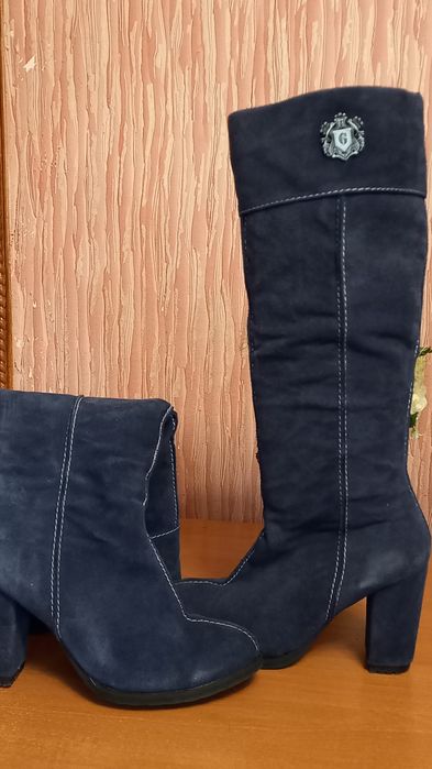 Сапожки на каблуку