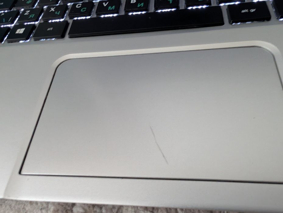 HP ENVY 15 8/128ssd AMD 10 5750m  Radeon HD 8650g+БЖ