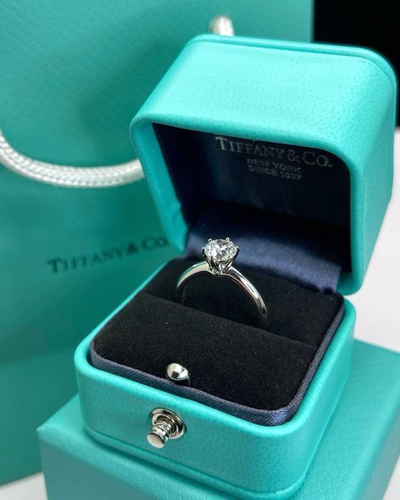 Кольцо в стиле Tiffany  Бриллиант 1.01ct GIA