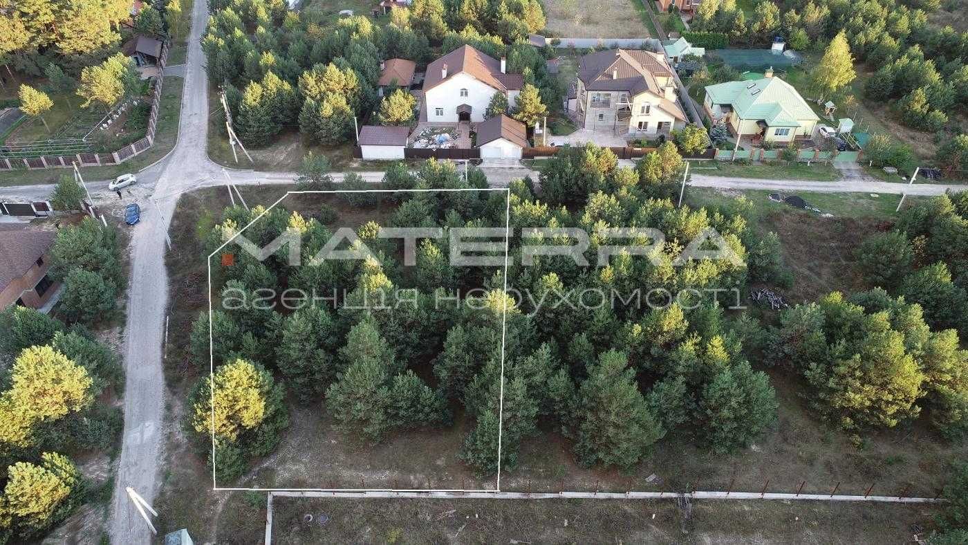 Продаж землі. Малютянка. Кутова. 17 соток. Газ, світло по вулиці.