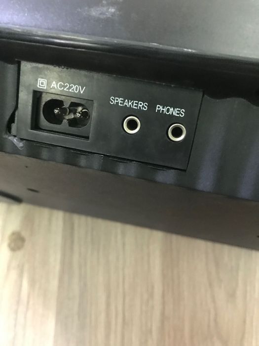 Синтезатор Miles 3738 не робочий