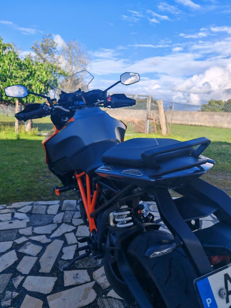 KTM 1290 Super Duke GT 2022