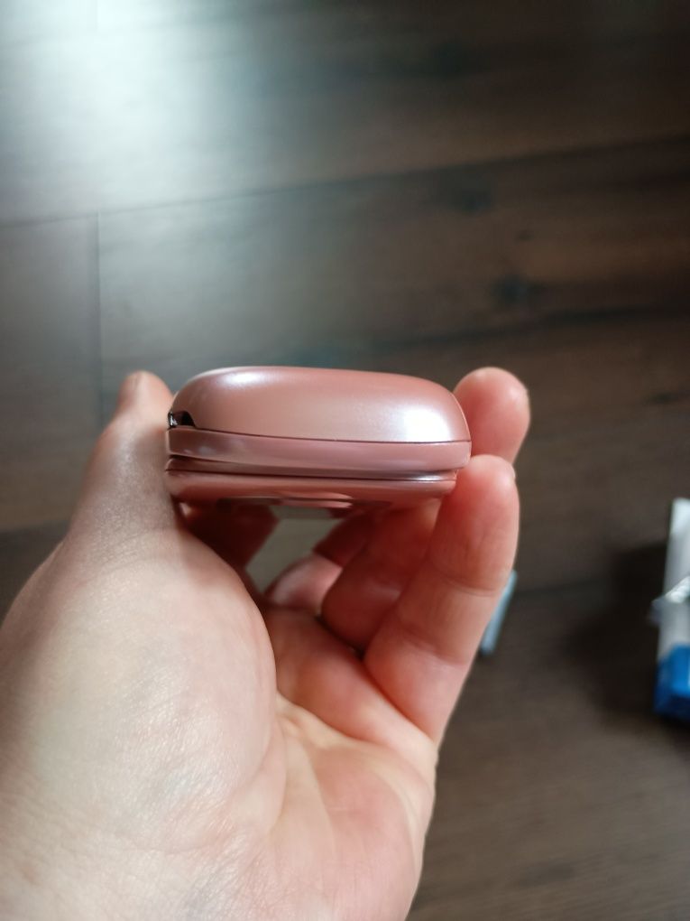 Nokia 6131 w stanie bardzo dobrym.