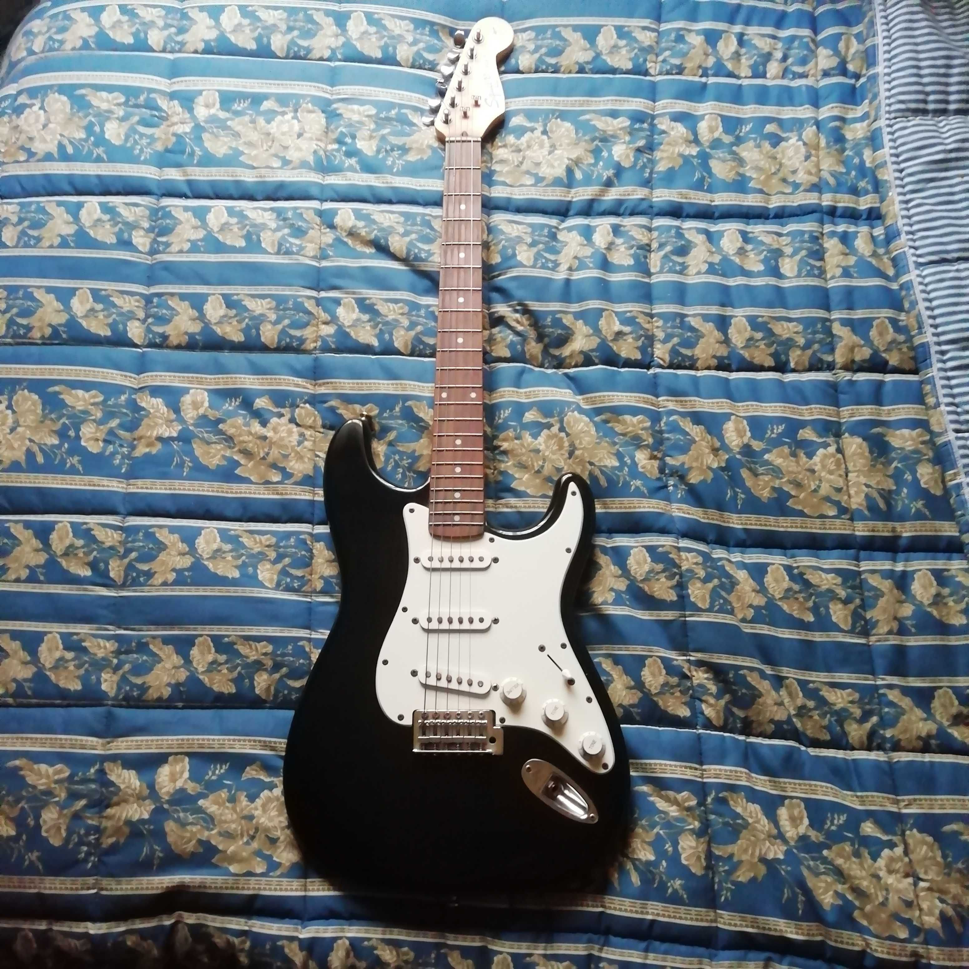 Guitarra eléctrica fender squire