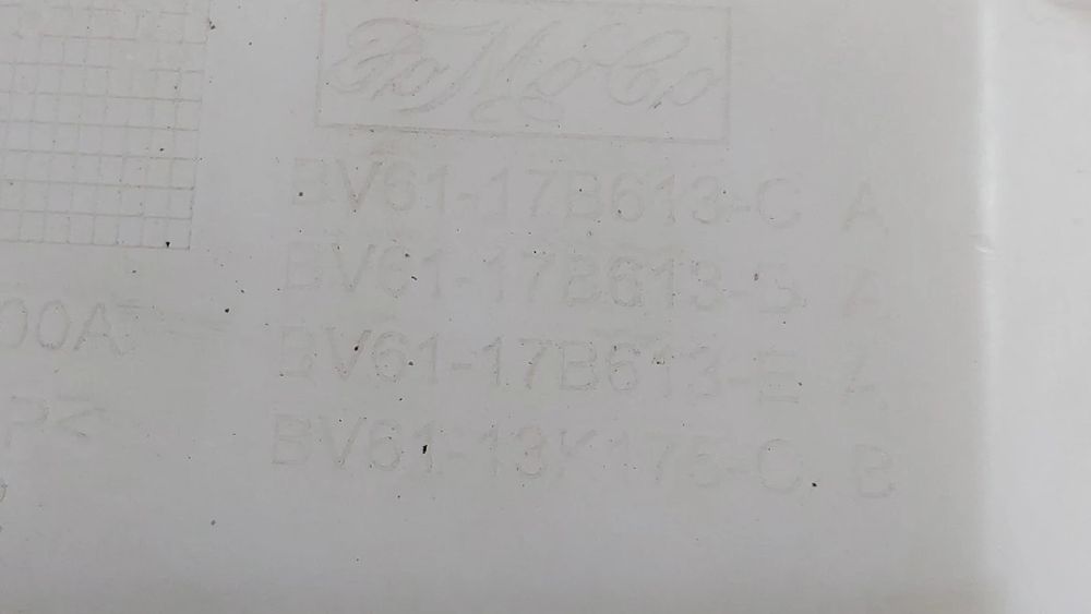 Reservatório / depósito água limpa vidros FORD Focus III