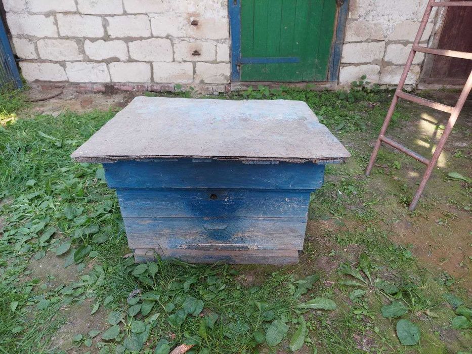 Продам пасечне приладдя, вулики, стамезки, ножі, костюми.