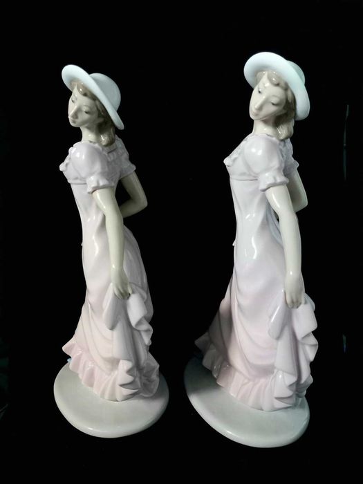 Две фарфоровые статуэтки от NAO Lladro, высота 30 см.