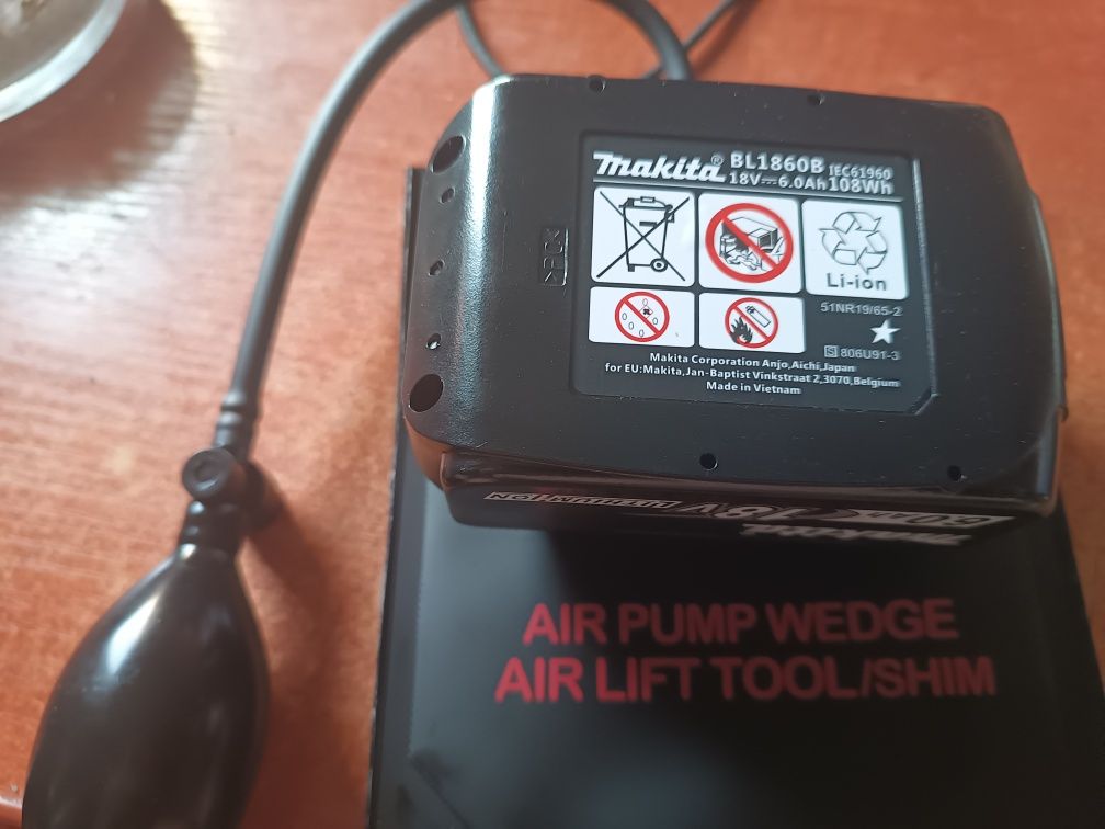MAKITA BL1860B akumulator LXT 18V 6.0Ah ze wskaźnikiem naładowania