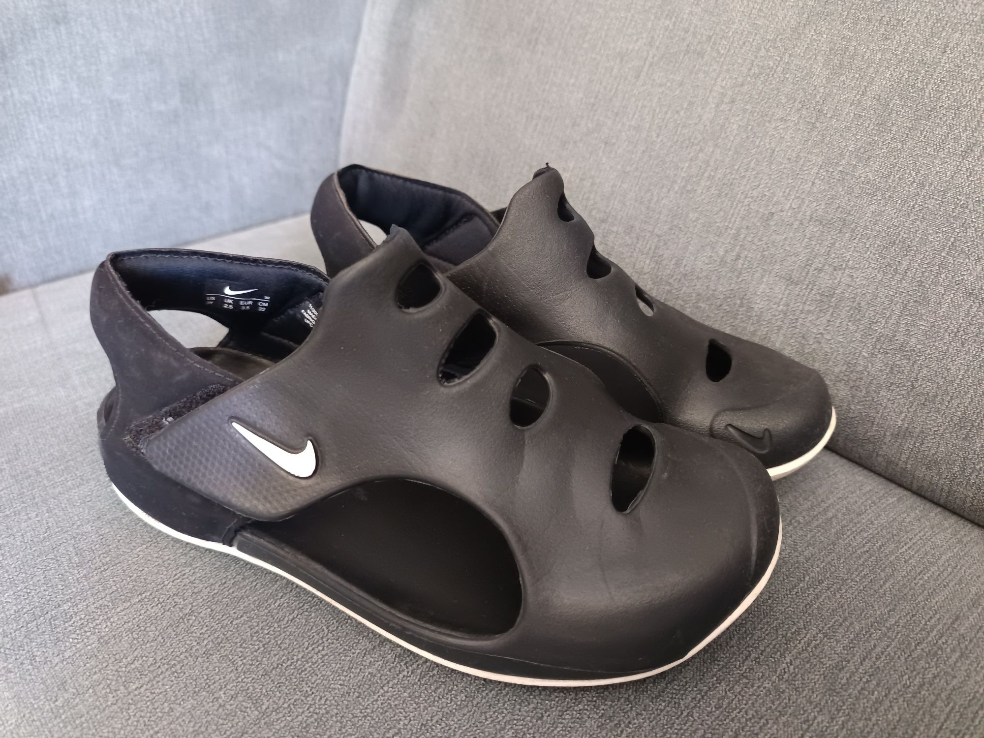 Sandały Nike chłopięce r.35