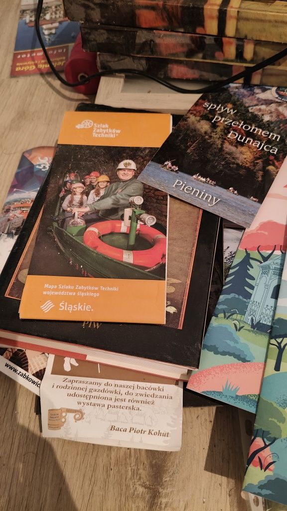 Rozdam różne przewodniki, czasopisma medyczne itp