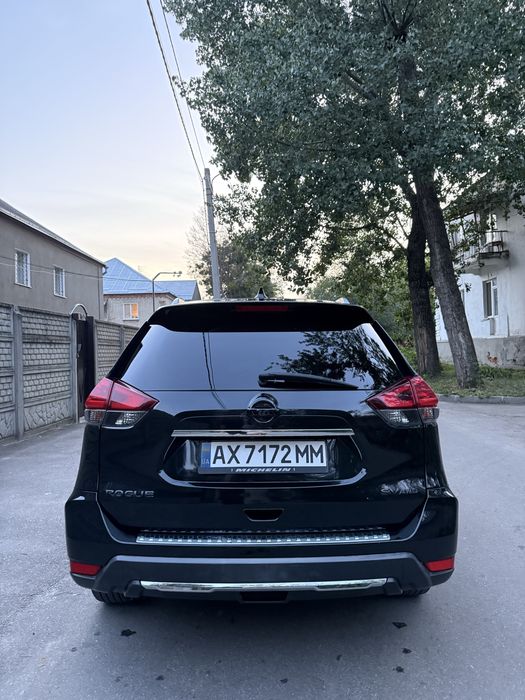 Продам автомобиль Nissan Rogue 2017 2.5 Газ