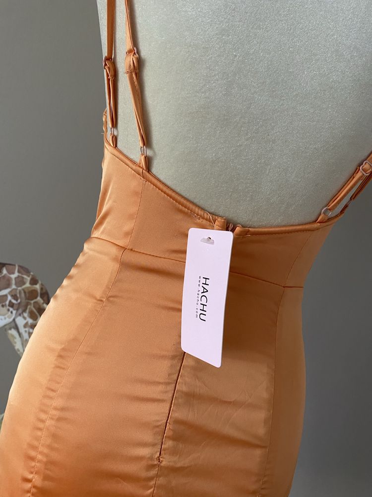 Satynowa imprezowa neonowa sukienka push up klubowa