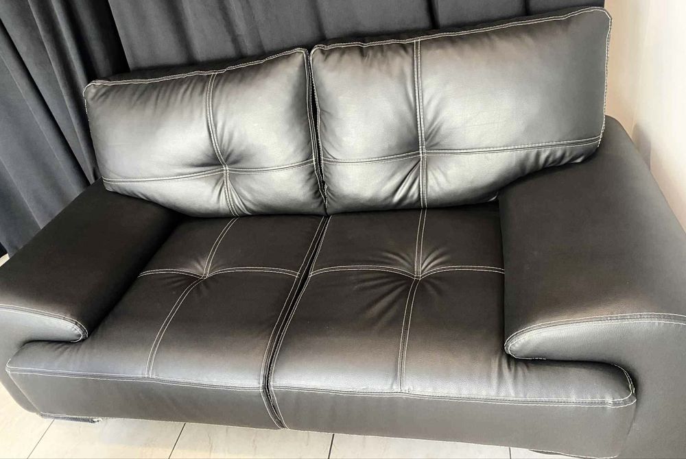 Kanapa z ekoskóry - bardzo wygodna