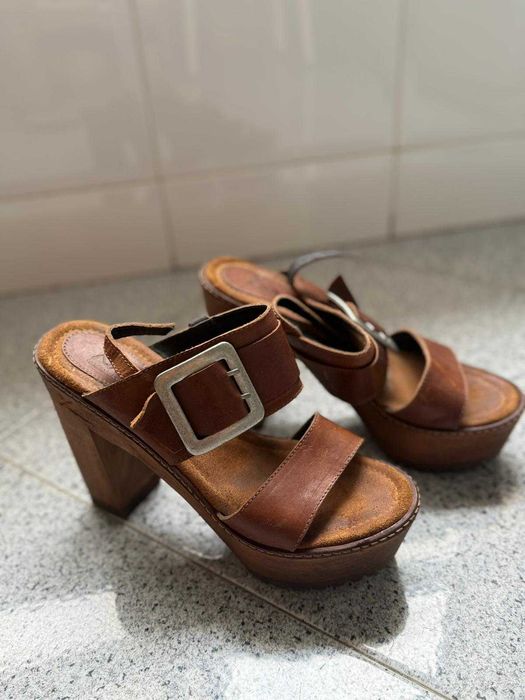 Sandálias de marca XUZ