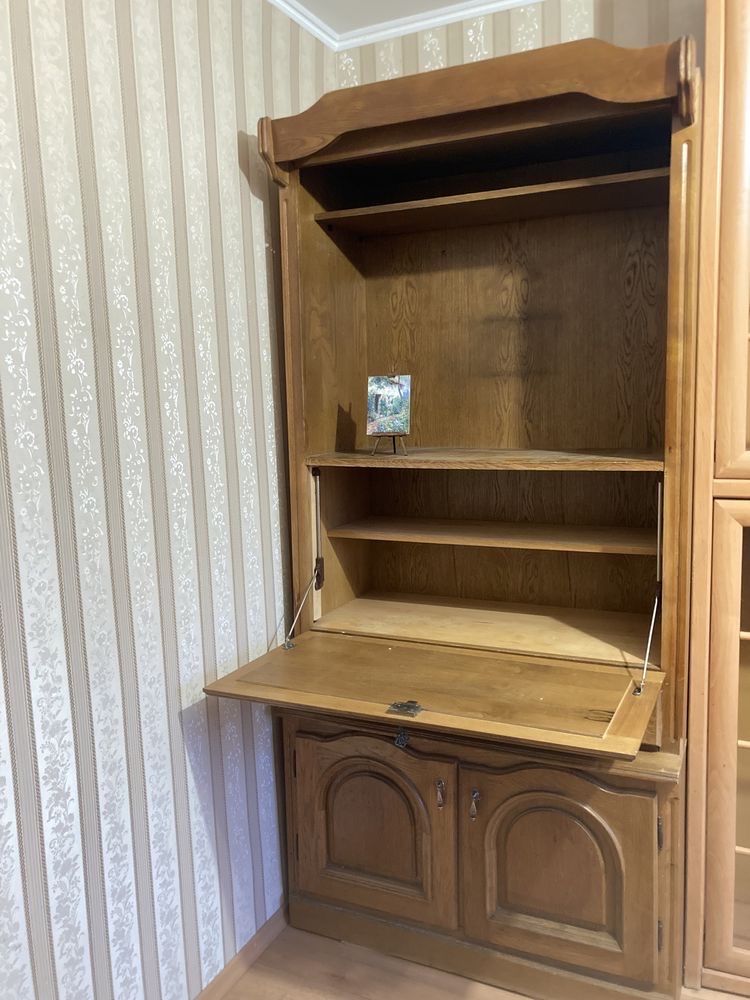 Продам шкаф секретер. Натуральное дерево.