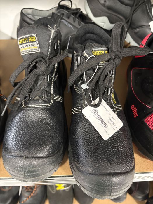 Робочі черевики, кросівки