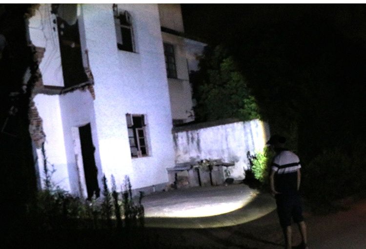 Luz de mineiro Led a bateria - luz normal + luz vermelha - novo