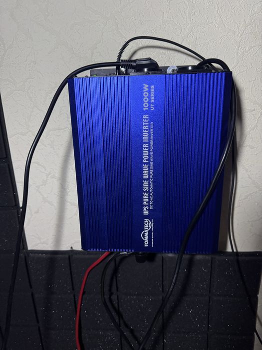 Інвектор з зарядним пристроєм TommaTech UT-UPS-1000 1000w 12в