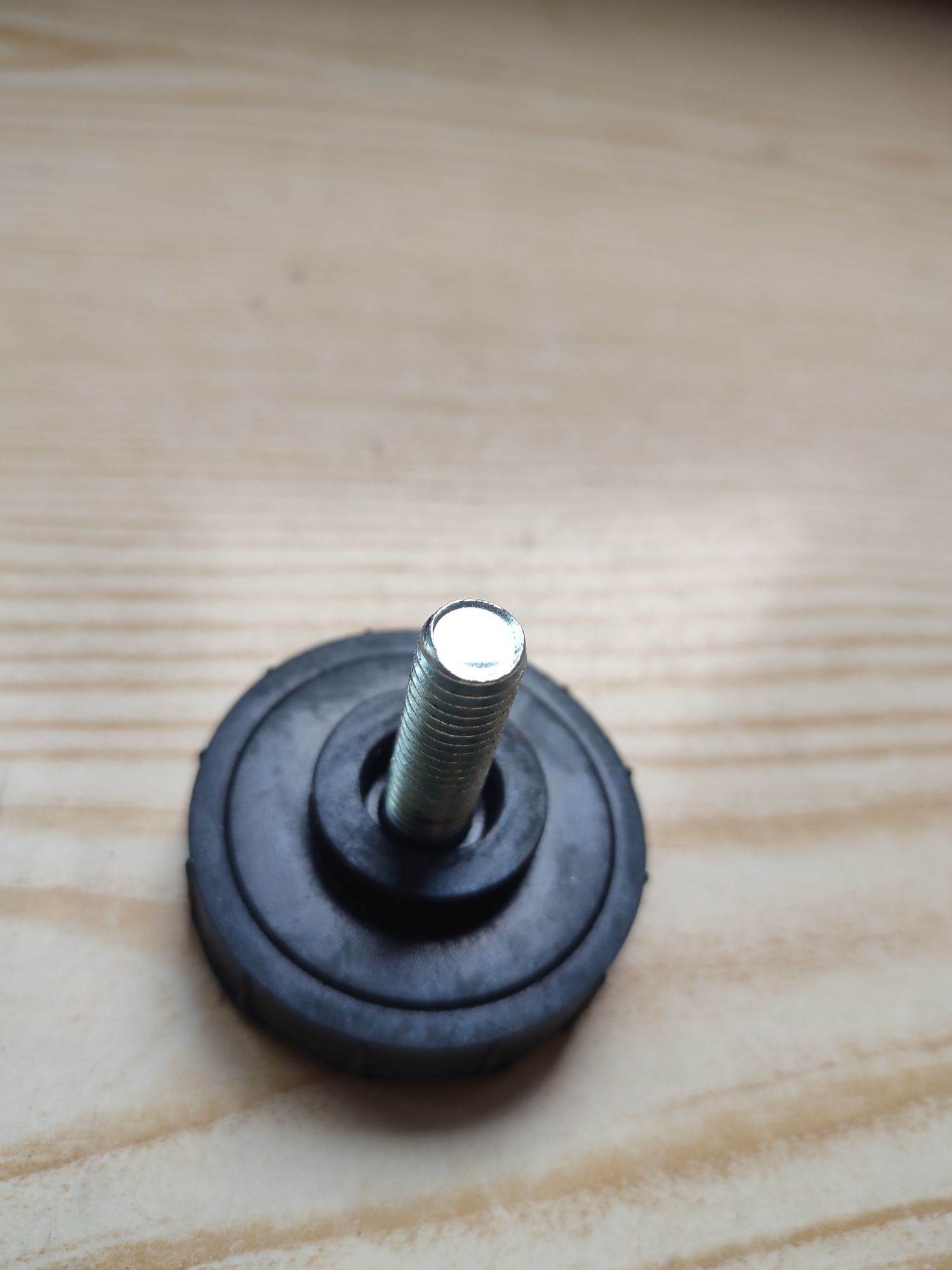 Stopki regulowane m10