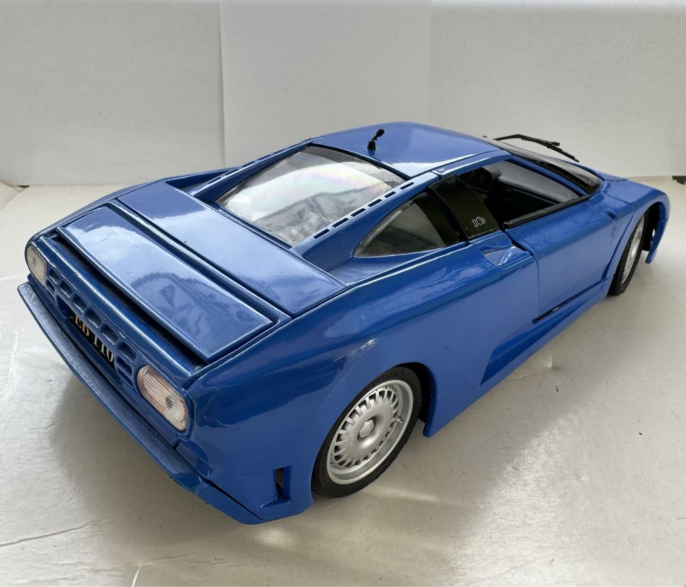 Model samochodu w skali 1:18 Bugatti 110EB Maisto