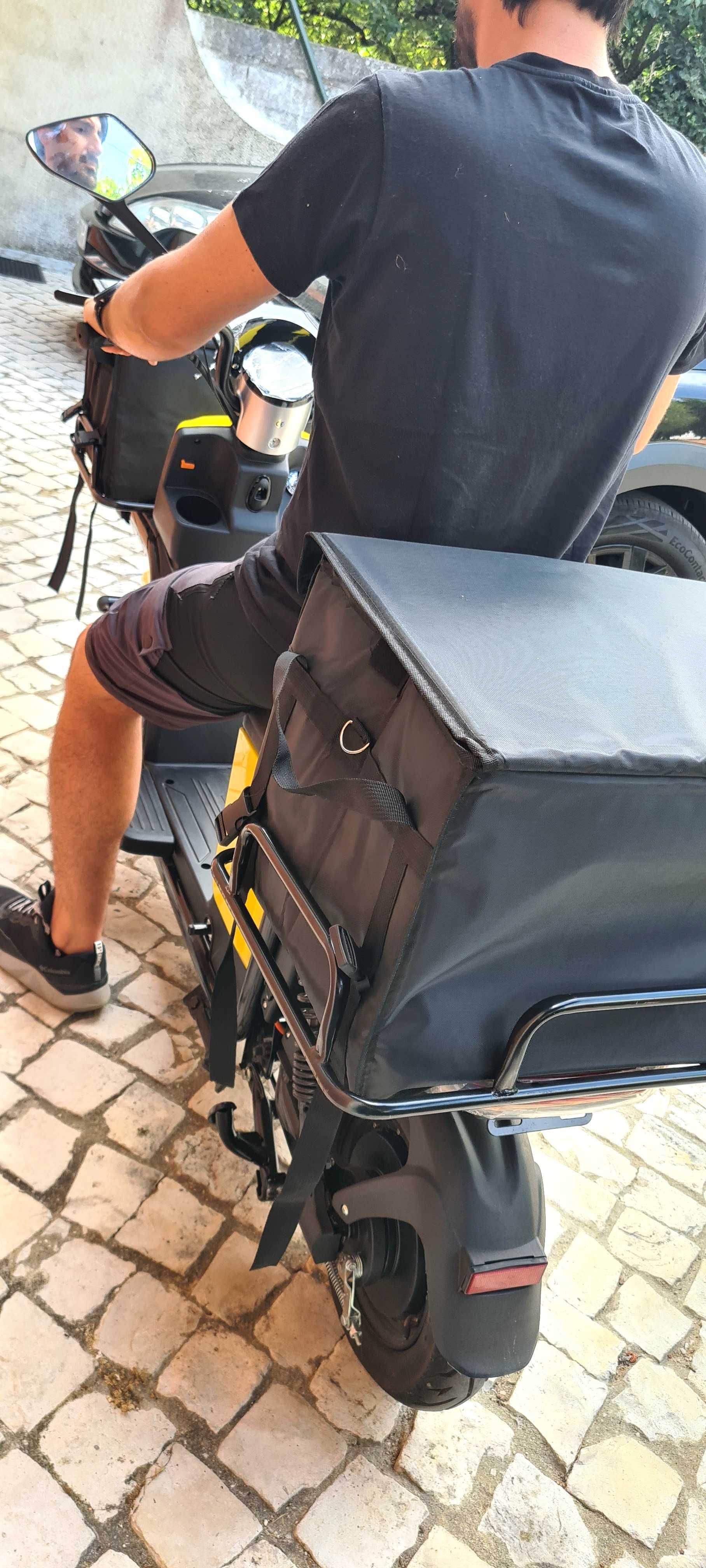Scooter Elétrica  (Usada como nova ainda com plásticos de compra)
