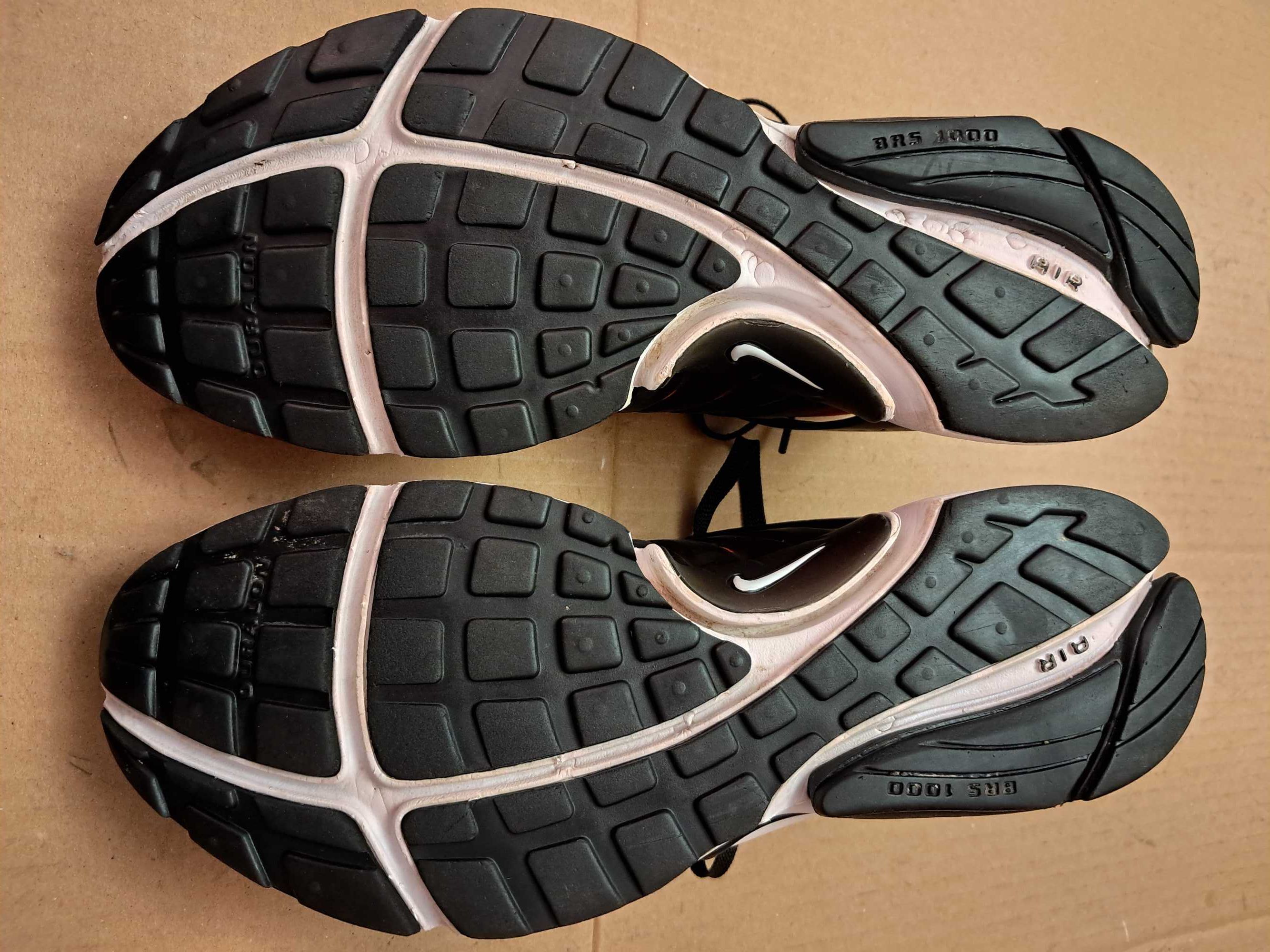 Кроссовки Nike оригинал размер  44 стелька  28.5см