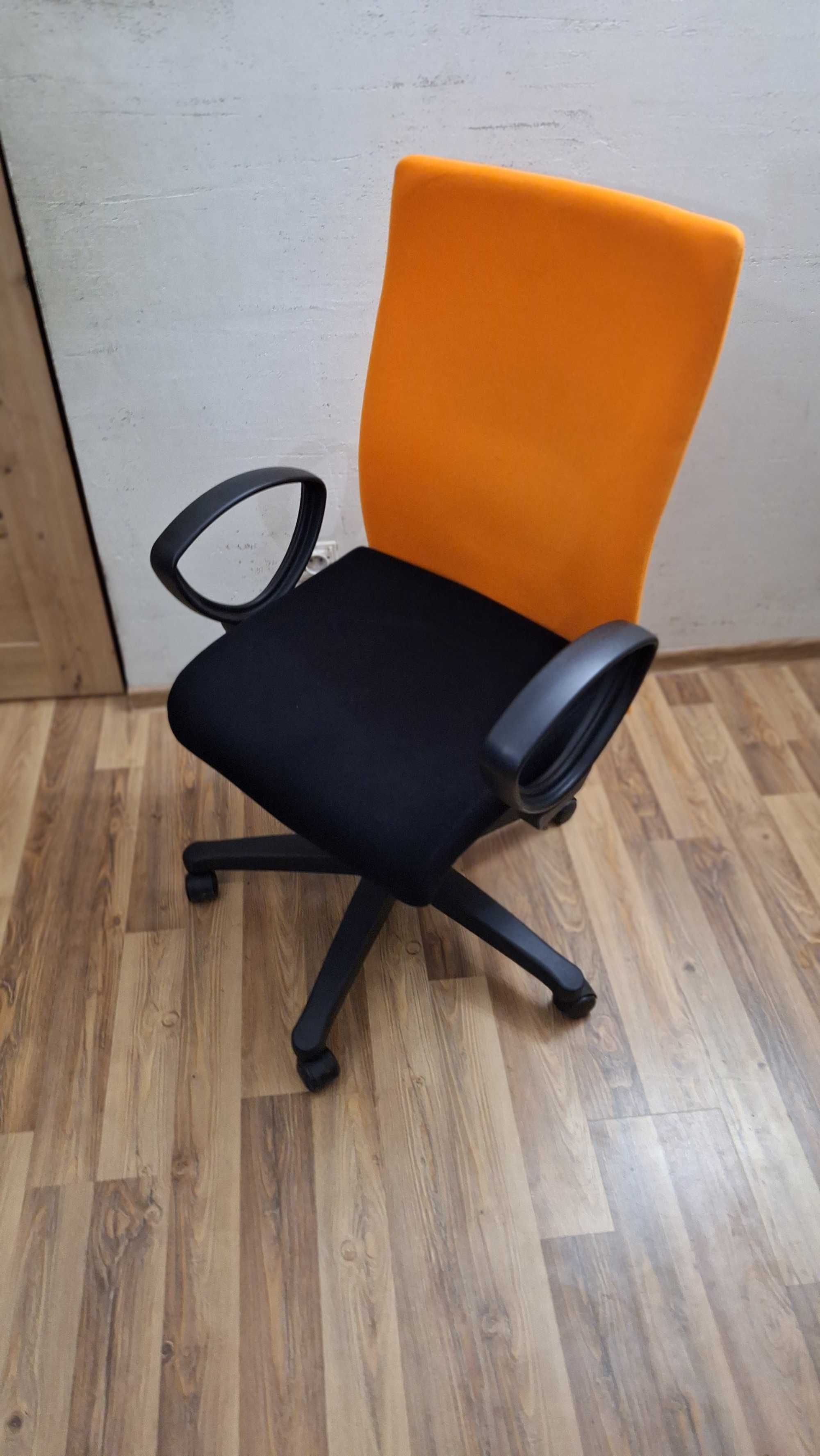 Krzesło ,Fotel biurowy Renomowanej Firmy Nowy Styl Model Leon 50 sztuk