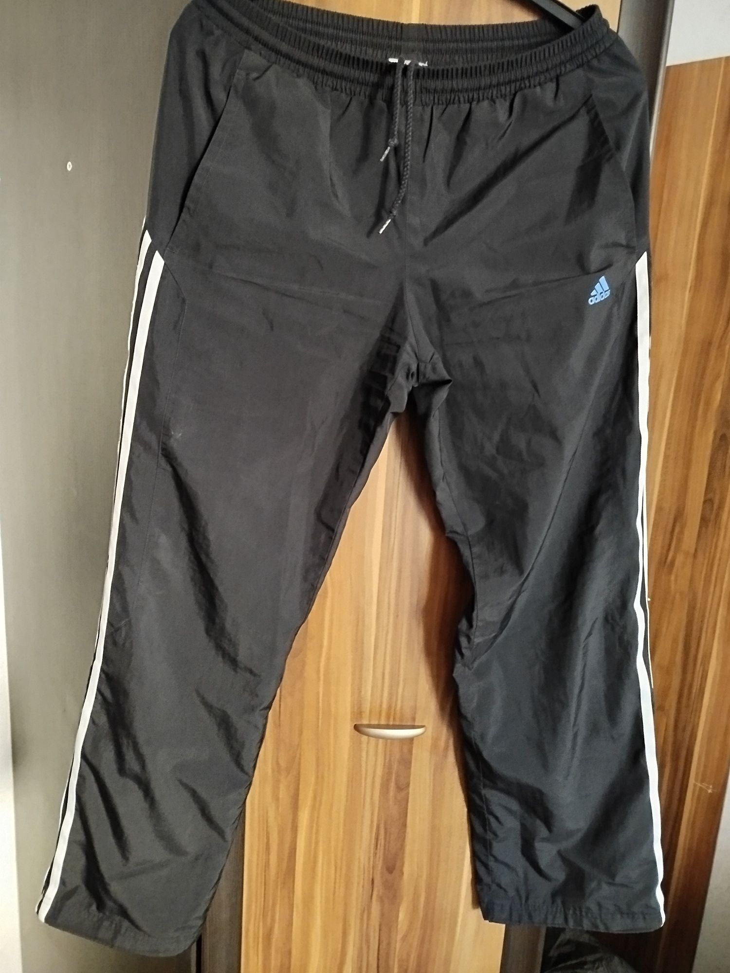 Spodnie sportowe męskie Adidas rozmiar M stan idealny
