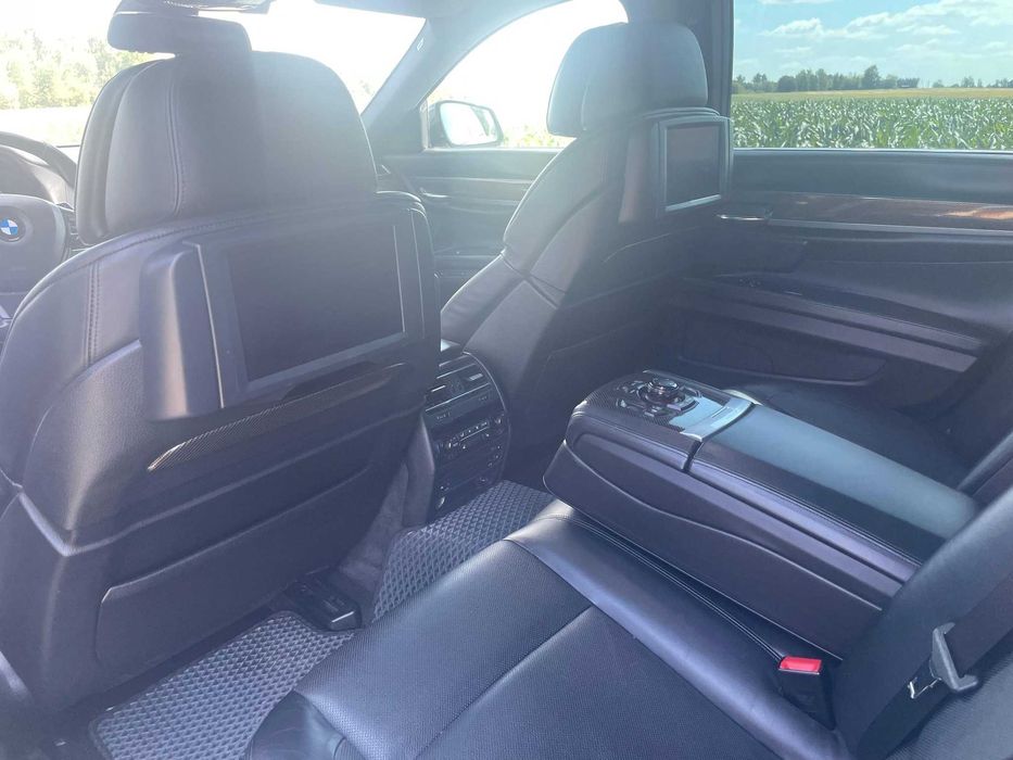 BMW 740d xDrive Dobre wyposażenie