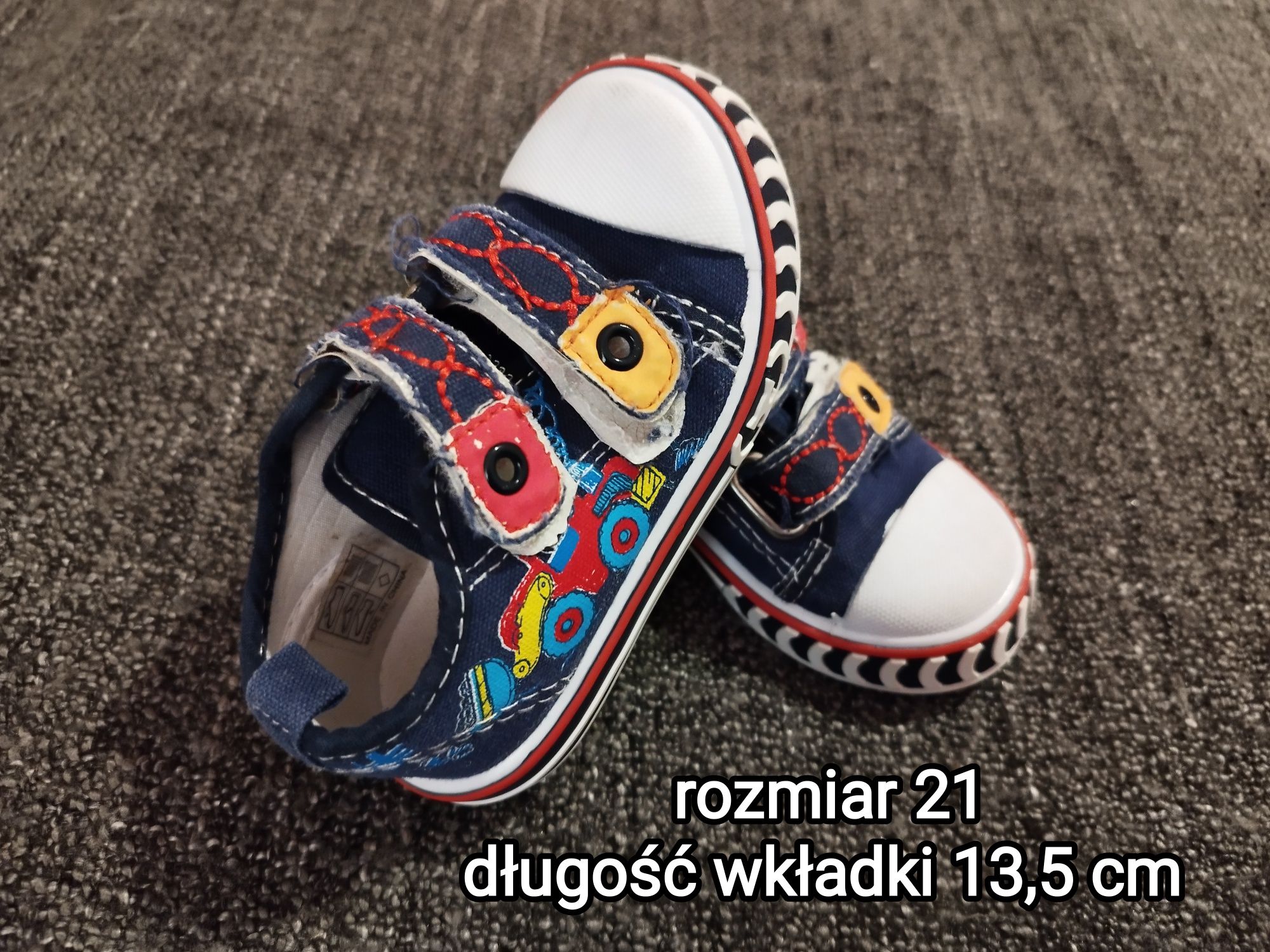 21/13,5 cm super buty chłopięce