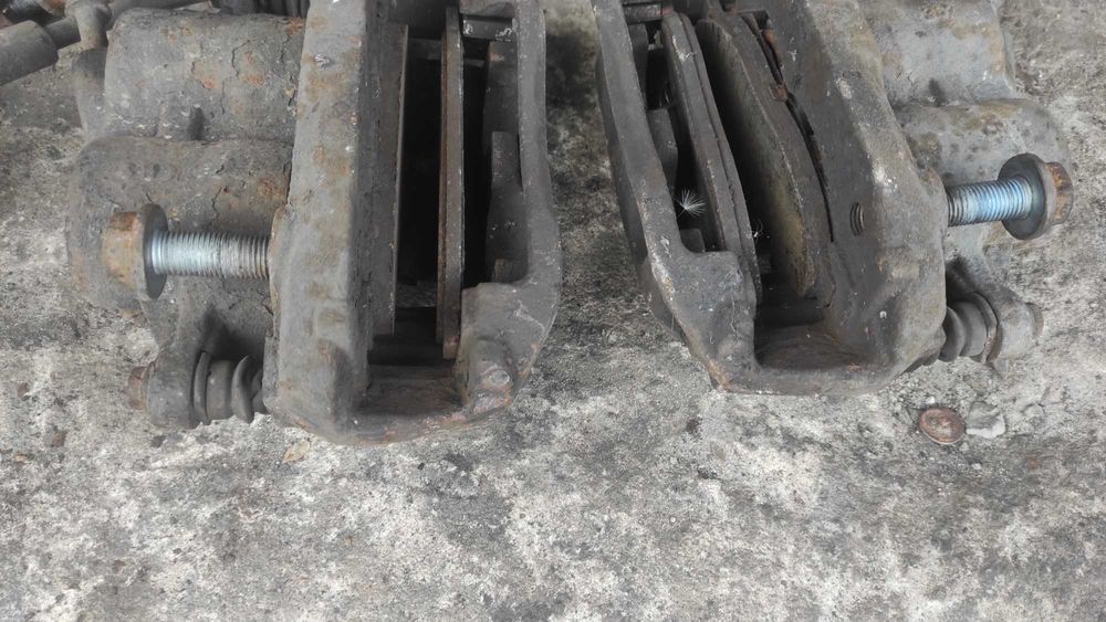 Супорт передній задній на Віто 639 Віано