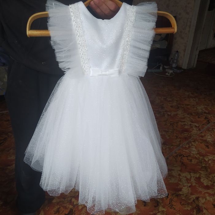 Сукня на свято для дівчинки