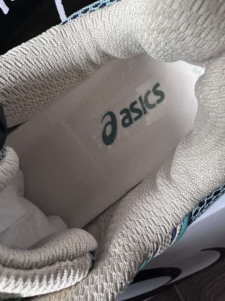 Asics Gel-Kahana.