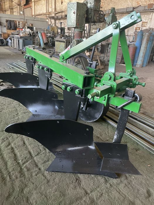 Плуг навісний ПЛН 3-35 з передплужником (подовжена плоска стійка)