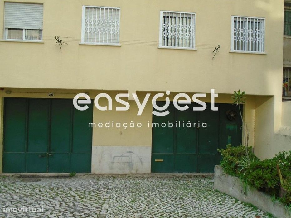 Armazém em Algés