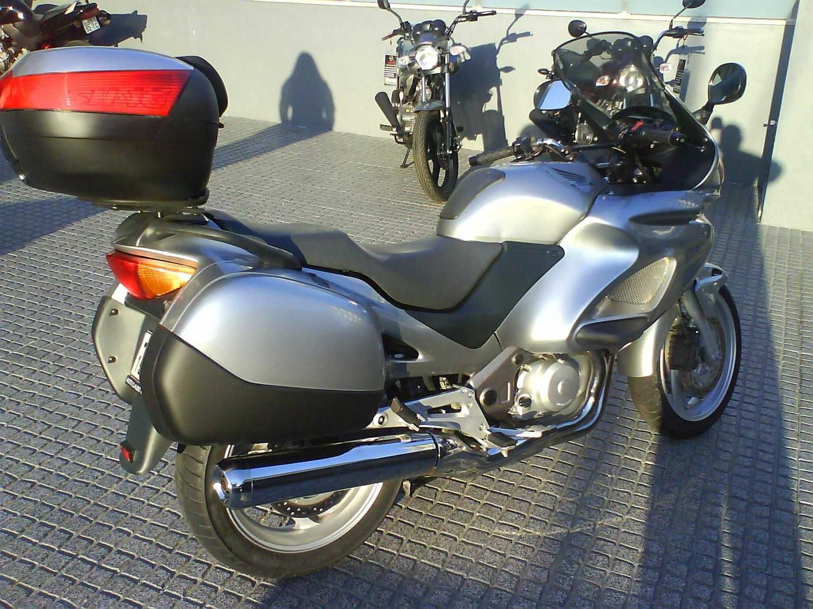 Honda Deauville 650