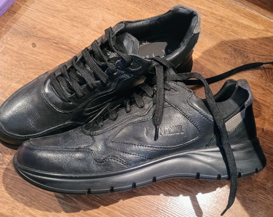 Кросівки з натуральної шкіри Manul 42 р. нові.
