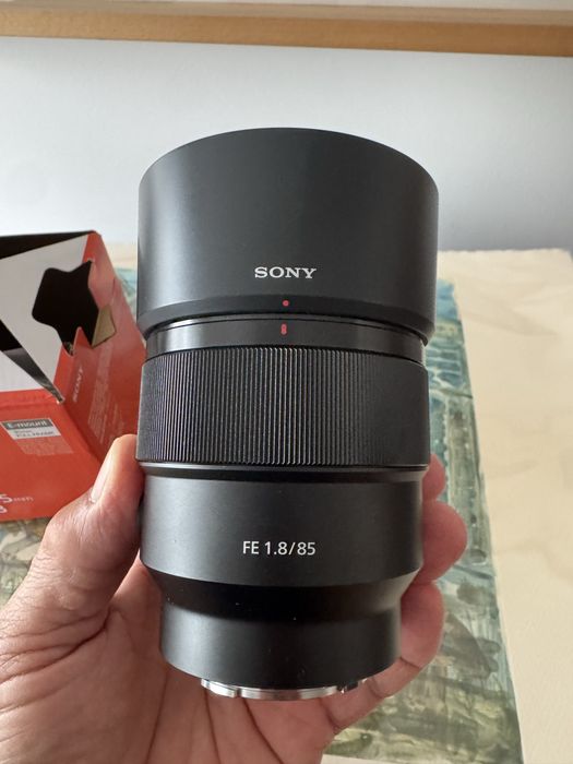 Objectiva Sony 85 mm f1.8 na caixa