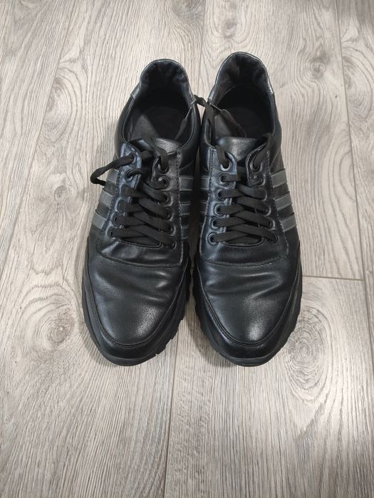 Кросівки, туфлі чоловічі