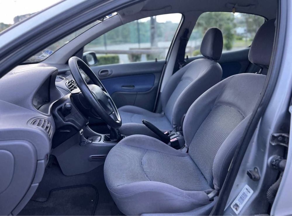 Peugeot 206 1.1 Impecável!