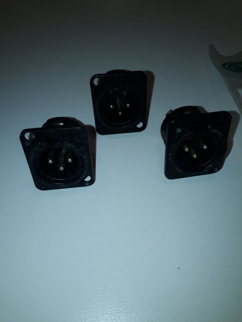 Neutrik Wtyk XLR NC3FX żeński oraz 3 gniazda tablicowe męskie