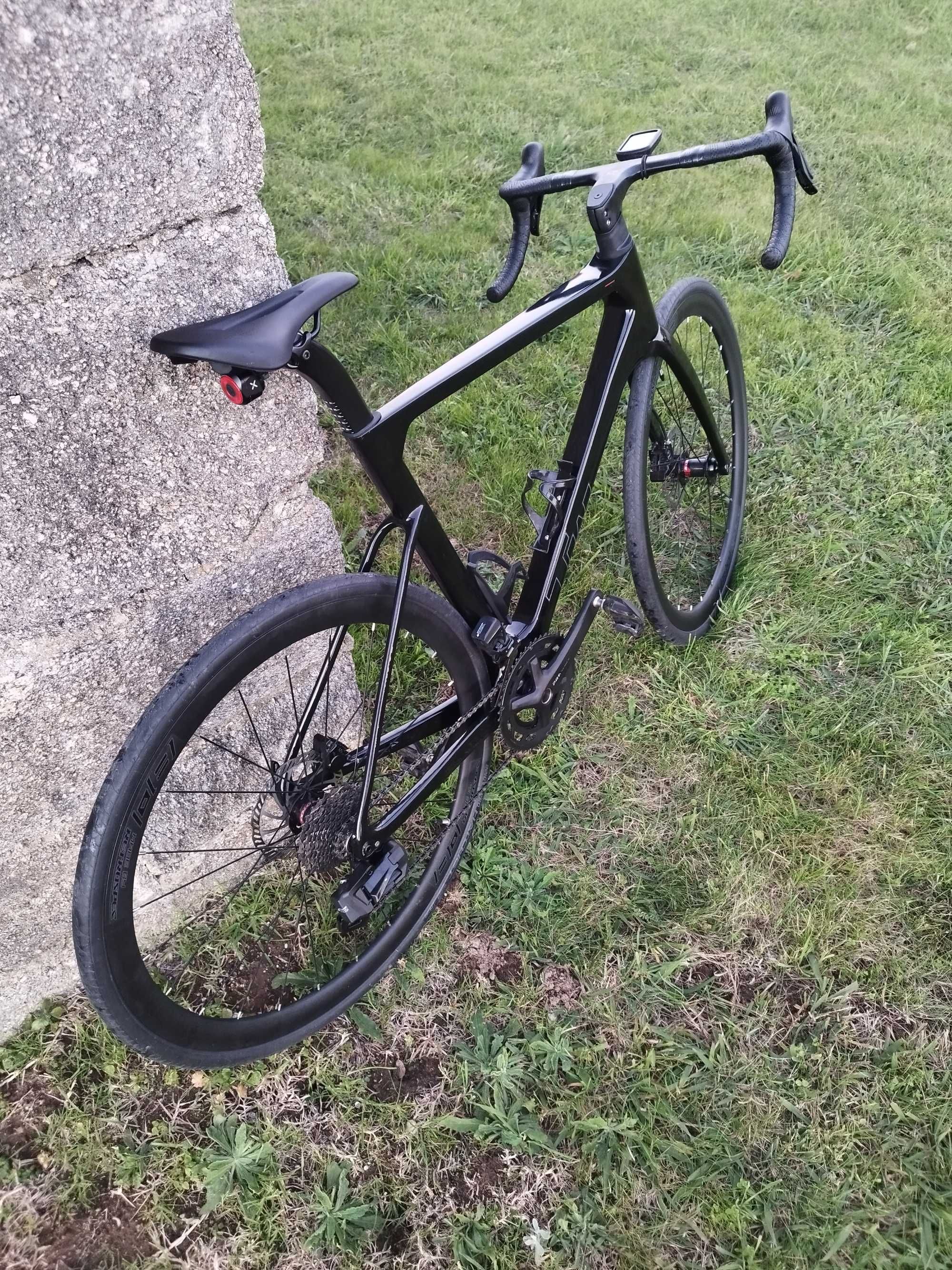 Bicicleta carbono di2