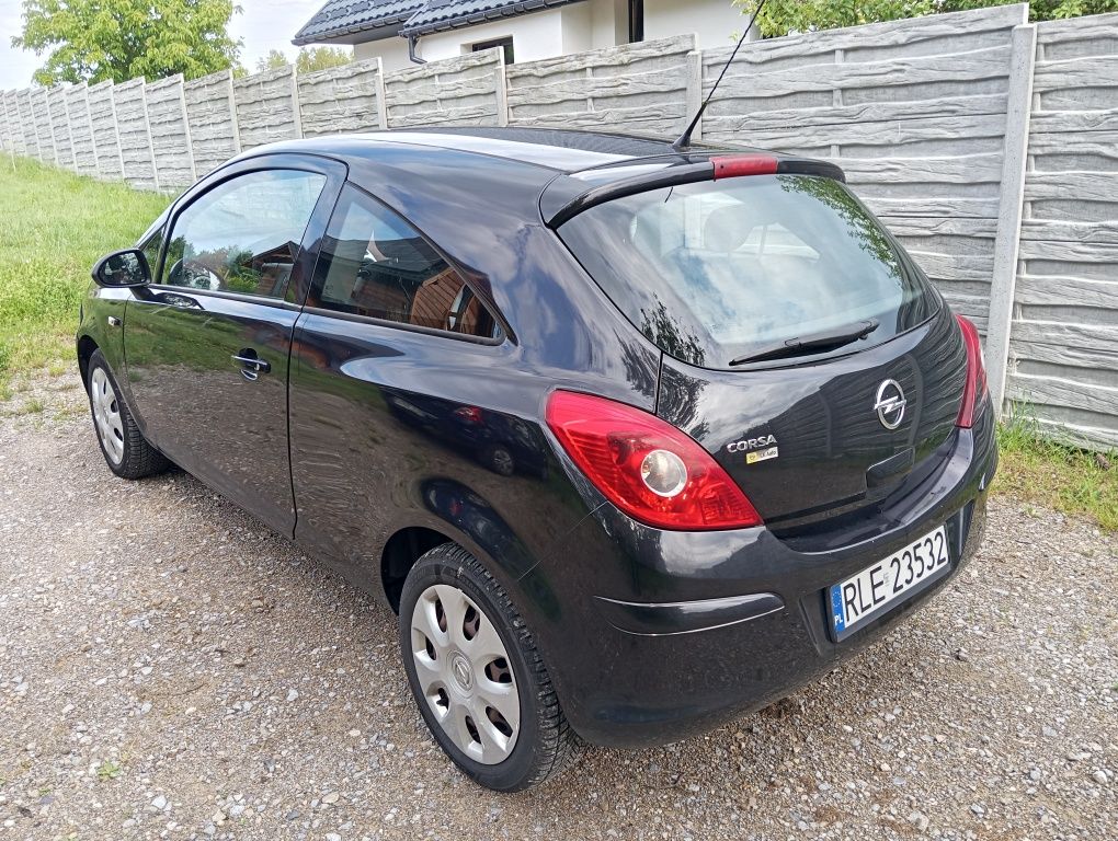 Opel Corsa 2011 pojemność 1,2 benzyna