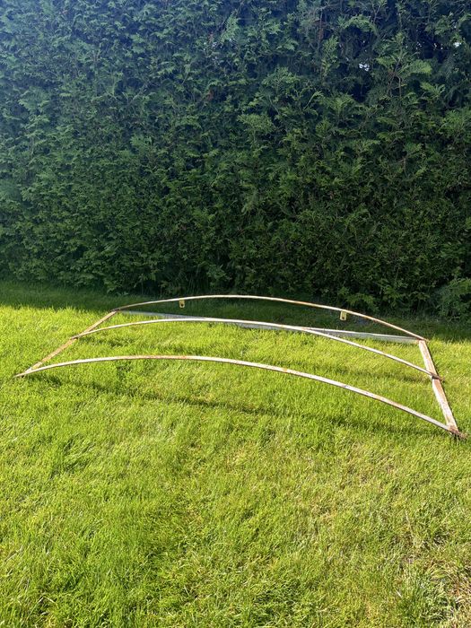 Stelaż na daszek/zadaszenie drzwi